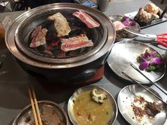 -围炉肉舍•炭烤活鳗•丹东海鲜烤肉(步行街店)