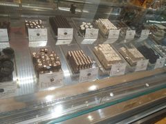 -VENCHI 闻绮(上海佛罗伦萨小镇店)