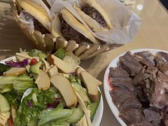 -闫家驴肉老店(华电一校店)