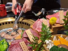 -山川小町·极番烧肉(新地假日广场店)