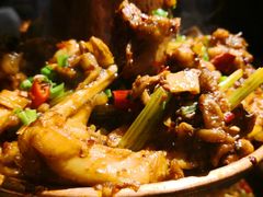 -沪小二炭火蛙锅(淮海中路美食不夜城店)
