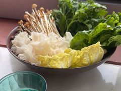 -喃喃椰·糟粕醋·椰子鸡火锅(七堡花园店)