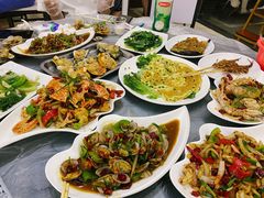 -覃记海鲜美食餐厅