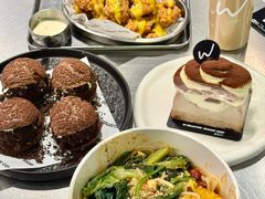 -W COLLECTIVE  DESSERT SHOP