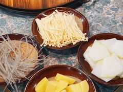 -三里屯土灶炖公鸡地锅鸡(江东店)