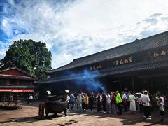 -峨眉山报国寺