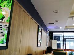 大堂-华莱士·炸鸡汉堡(火车站店)