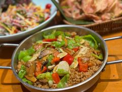 -老滇山寨•云南特色菜•地方菜•民族风情歌舞表演(金碧店)