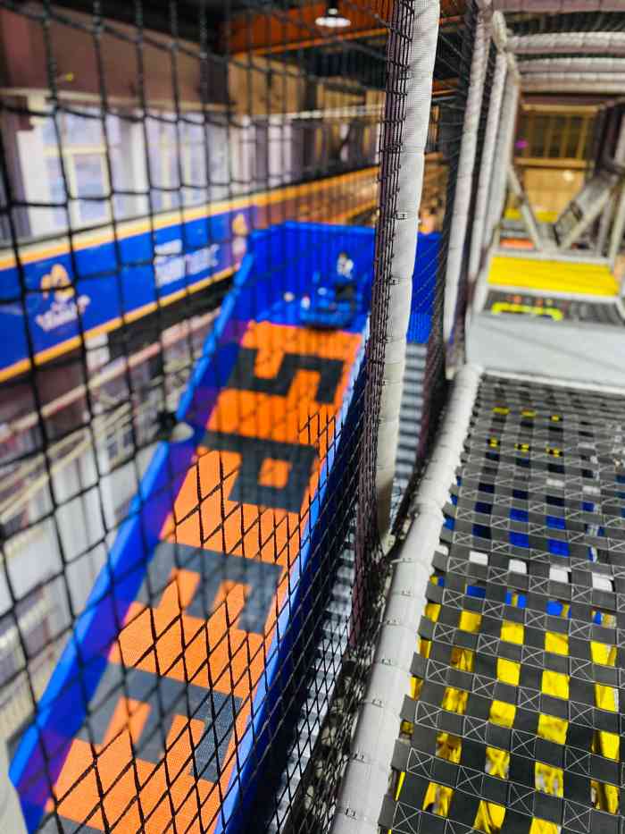 super rabbit运动汇·蹦床·轰趴·团建·派对·桌游·vr·攀岩(大学