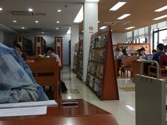 -上海市静安区图书馆(新闸路馆)