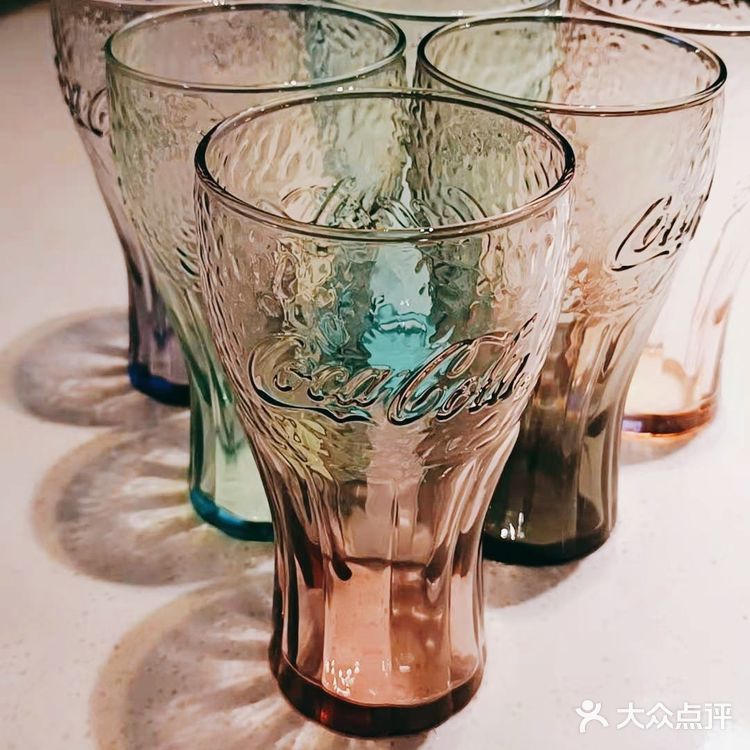 听说麦当劳的缤纷跳跳糖麦旋风很nice哦