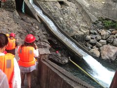 -安吉龙王山峡谷漂流