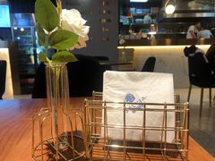 -POKEE VIA&Brunch·维娅(重庆来福士店)
