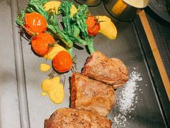 -卡普里披萨·牛扒·下午茶