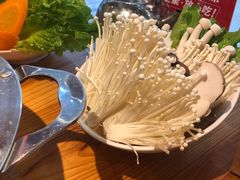 菌菇拼盘-野山舂·贵州现舂酸汤火锅(鸿通城店)