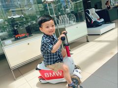 -上海宝信宝马4S店