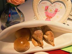 -弦月窗LUNETTE BY AMANDA(复兴路店)