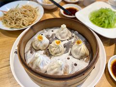 蟹黄拼鲜肉小笼-耿福兴(半边街店)