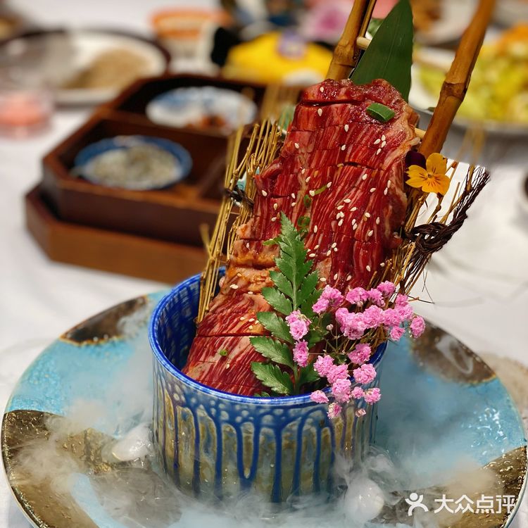 上江街上的硬核烧肉店/谁能拒绝日式烧肉天花板