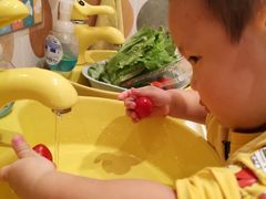 -小门牙好性格托育(北外滩中心)