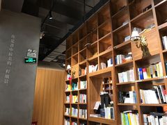 -百新书局(尚悦湾店)