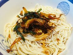 开洋葱油拌面-禧凰·老上海白斩鸡辣肉面店