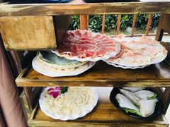 -二荆条·蜀鲜汇城市森林火锅