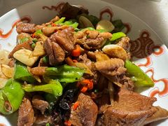 辣椒生炒鸡-小吊梨汤·北京菜·烤鸭(双井乐成中心店)