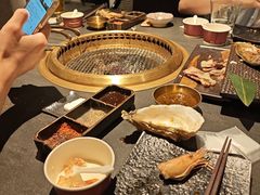 -铭牛烧肉·和牛海鲜自助(高新月牙湖店)