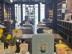 -钟书阁(松江泰晤士小镇店)