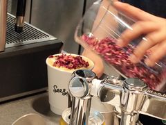 热玫瑰拿铁-Seesaw Coffee(环贸iapm店)