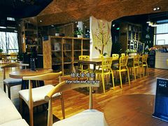 -新华里咖啡书吧(新华书店小寨店)