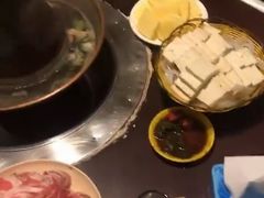 -洞庭洲·防空洞火锅·烧烤·铜锅涮肉(新百广场店)
