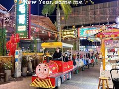 -三亚火车头万人海鲜广场