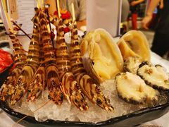 -鲜入围煮花胶鸡海鲜火锅