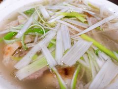 -金卯白肉罩火烧