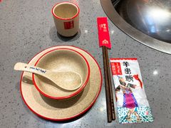 餐具摆设-羊来顺冰煮鲜羊铁锅烀羊肉(八卦岭店)