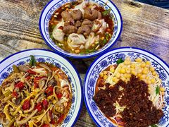 -渝之汇牛肉豌杂面