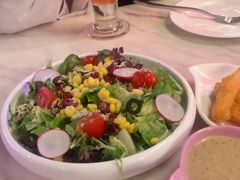 -樱花里音乐餐吧·牛扒椰子鸡(东圃店)