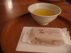凤梨酥-微热山丘(台北民生公园门市店)