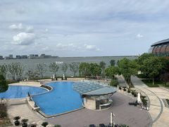 -上海滴水湖皇冠假日酒店
