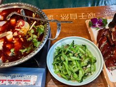 -老滇山寨•云南特色菜•地方菜•民族风情歌舞表演(经开区店)