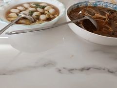 -老子山小鱼锅贴·龙虾馆