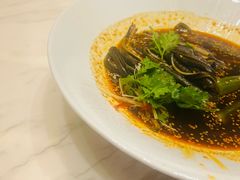 鲜椒秋葵炝虎尾-扬州香格里拉·香宫中餐厅