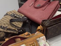 -聚云奢二手奢侈品黄金手表包包回收·中古店(三里屯总店)
