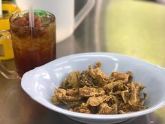 炸鱼皮-榮泰米粉湯(Left Shop)