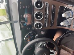 -上海星瀚奔驰4S店(红柳路店)