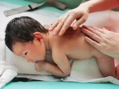 -爱的果实月嫂育婴师(世纪东方店)