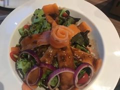 三文鱼沙律-The Dishes Seafood & Restaurant