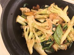 菜花炒五花肉-中山国际酒店中餐厅